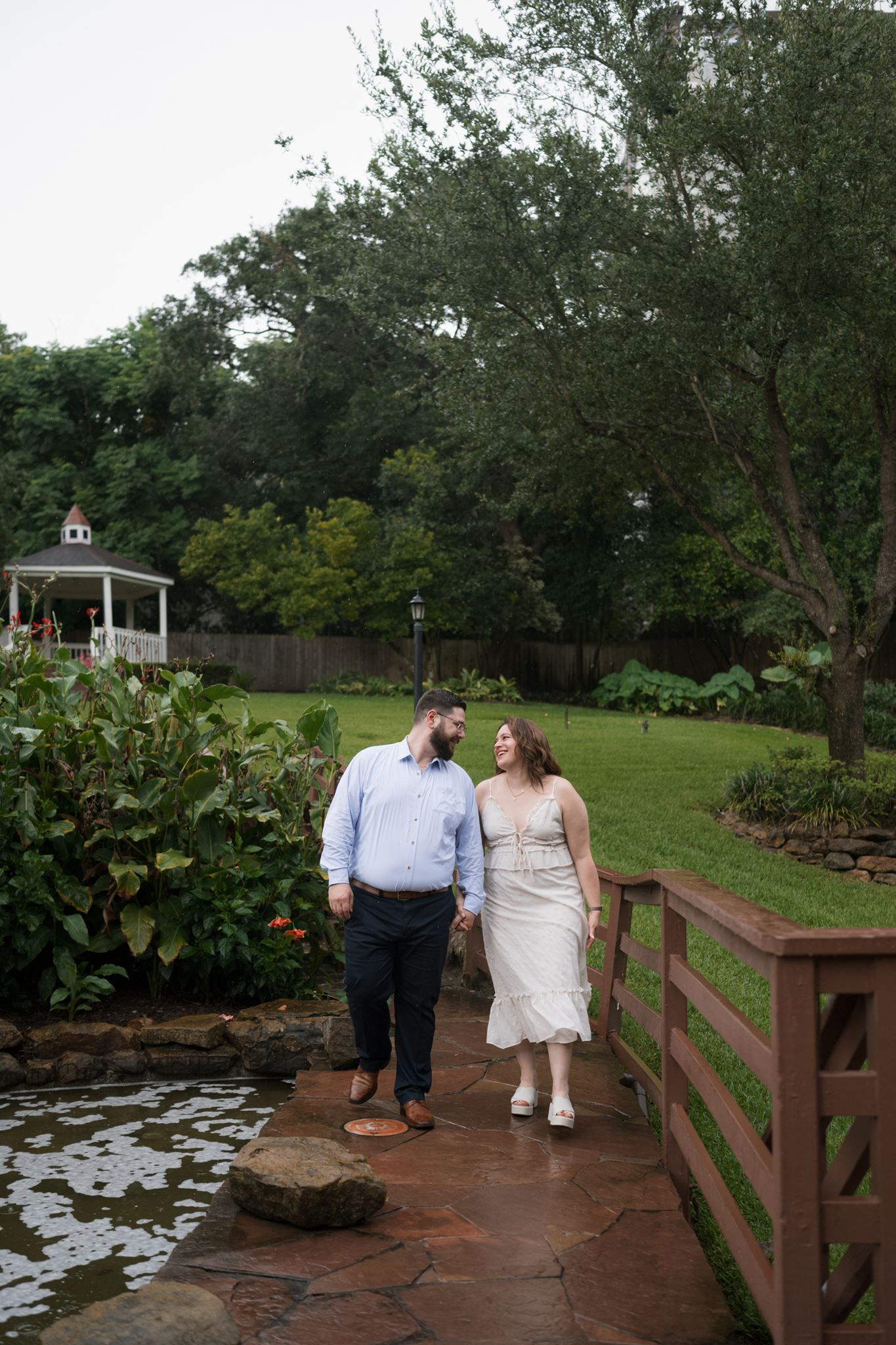 Proposal portraits in the gardens at Brenner's on the Bayou