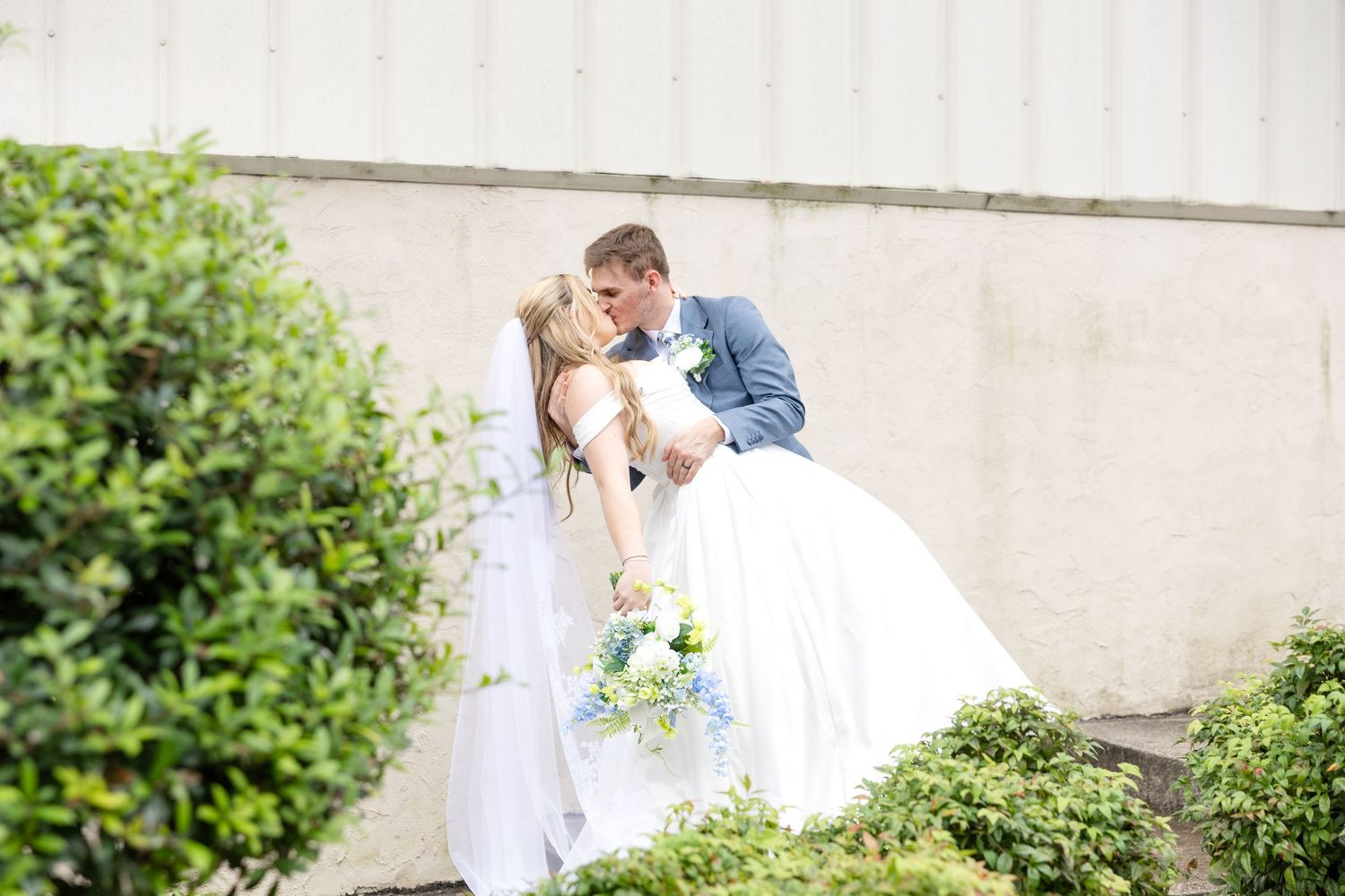 Timeless and romantic bride and groom wedding portraits in Louisville, Kentucky, captured by Julia & Sean Photography.