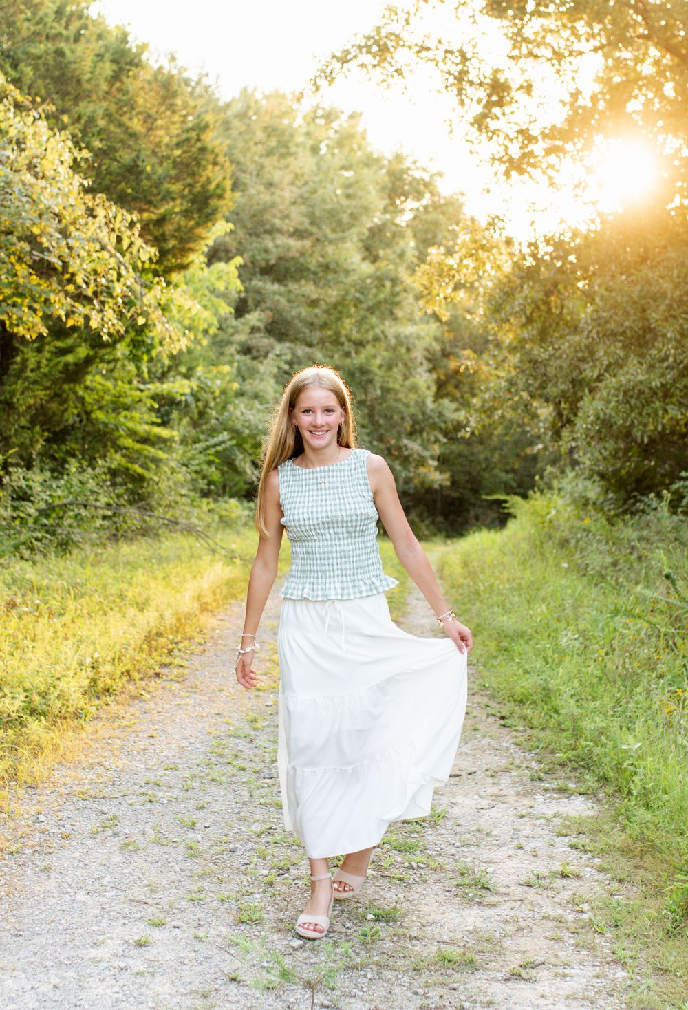 photos in ofallon near me with senior girl