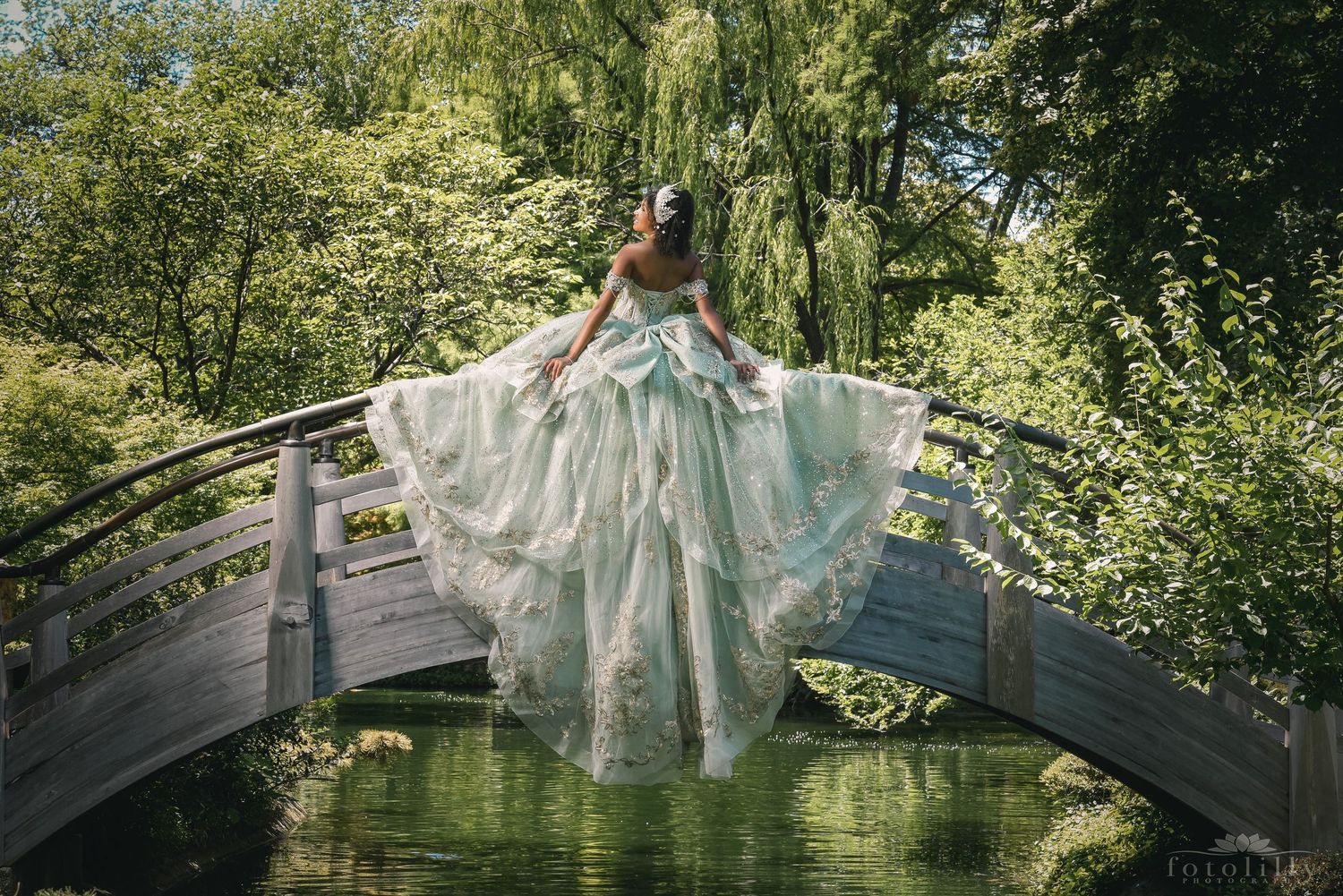 Latin American Quinceañera traditions, cultural meaning, family heritage and fifteenth birthday with Dallas quince photography guide TX