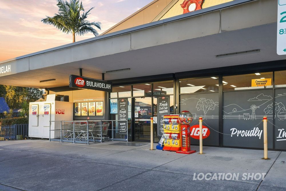 Commercial real estate photo showing location image at IGA supermarket at Mid North Coast area of Australia for a real estate shoot