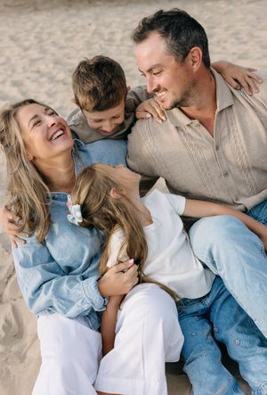 Family Session, Photographer Near Me, Dunes Beach, Prince Edward County, Sandbanks Provincial Park, Family Photo Outfit Inspo