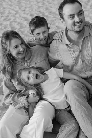 Family Session, Photographer Near Me, Dunes Beach, Prince Edward County, Sandbanks Provincial Park, Family Photo Outfit Inspo