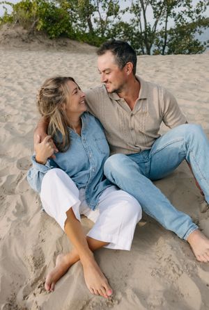 Family Session, Photographer Near Me, Dunes Beach, Prince Edward County, Sandbanks Provincial Park, Family Photo Outfit Inspo