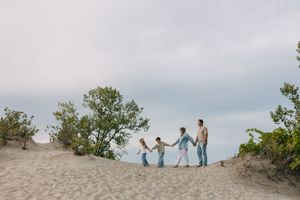 Family Session, Photographer Near Me, Dunes Beach, Prince Edward County, Sandbanks Provincial Park, Family Photo Outfit Inspo