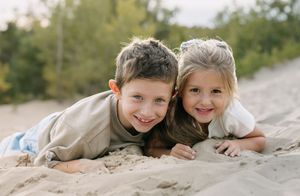 Family Session, Photographer Near Me, Dunes Beach, Prince Edward County, Sandbanks Provincial Park, Family Photo Outfit Inspo