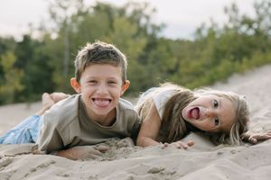 Family Session, Photographer Near Me, Dunes Beach, Prince Edward County, Sandbanks Provincial Park, Family Photo Outfit Inspo
