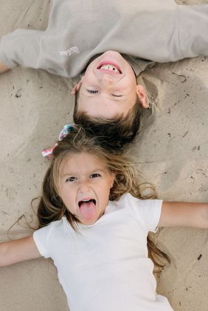 Family Session, Photographer Near Me, Dunes Beach, Prince Edward County, Sandbanks Provincial Park, Family Photo Outfit Inspo
