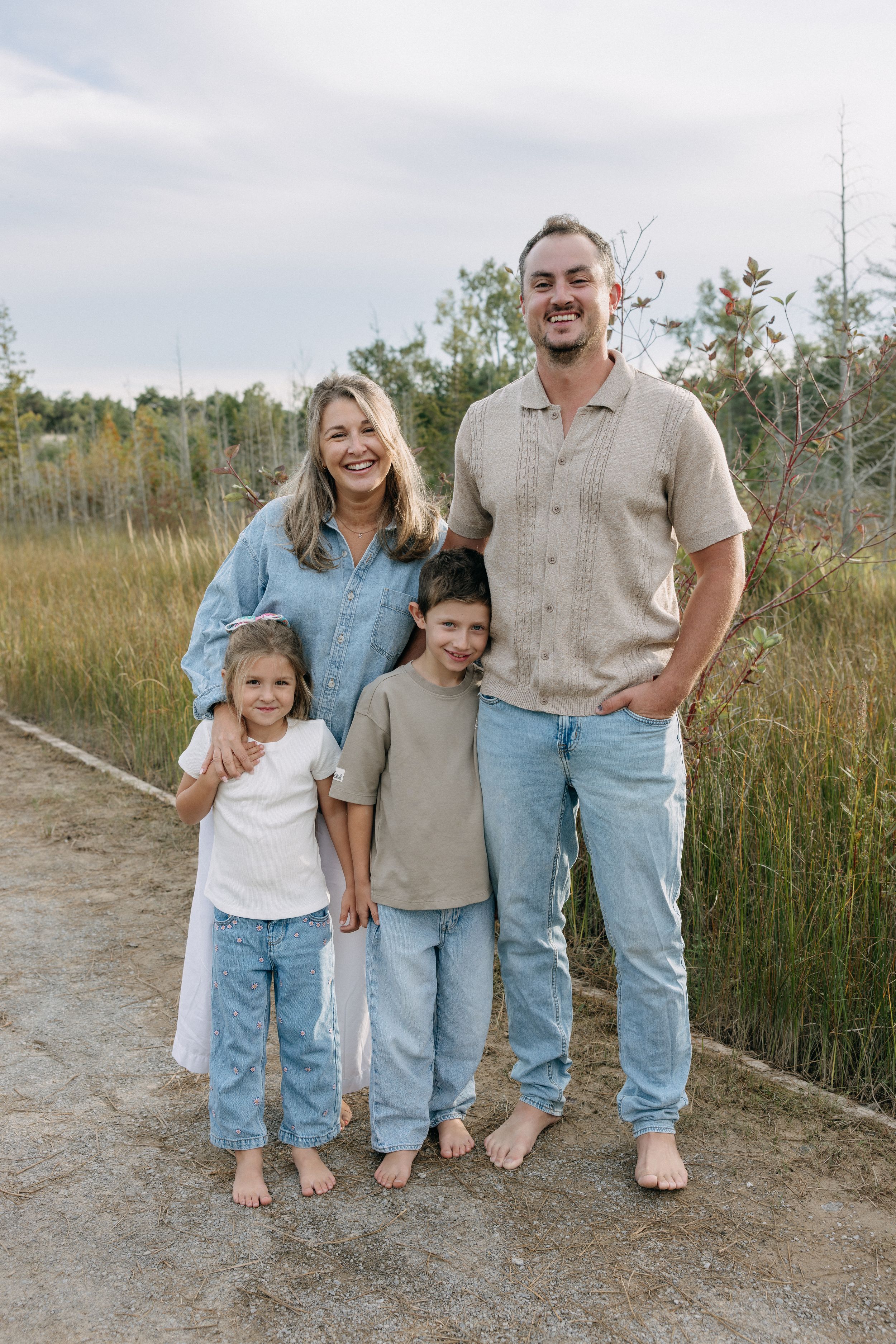 Family Session, Photographer Near Me, Dunes Beach, Prince Edward County, Sandbanks Provincial Park, Family Photographer, Mini Sessions