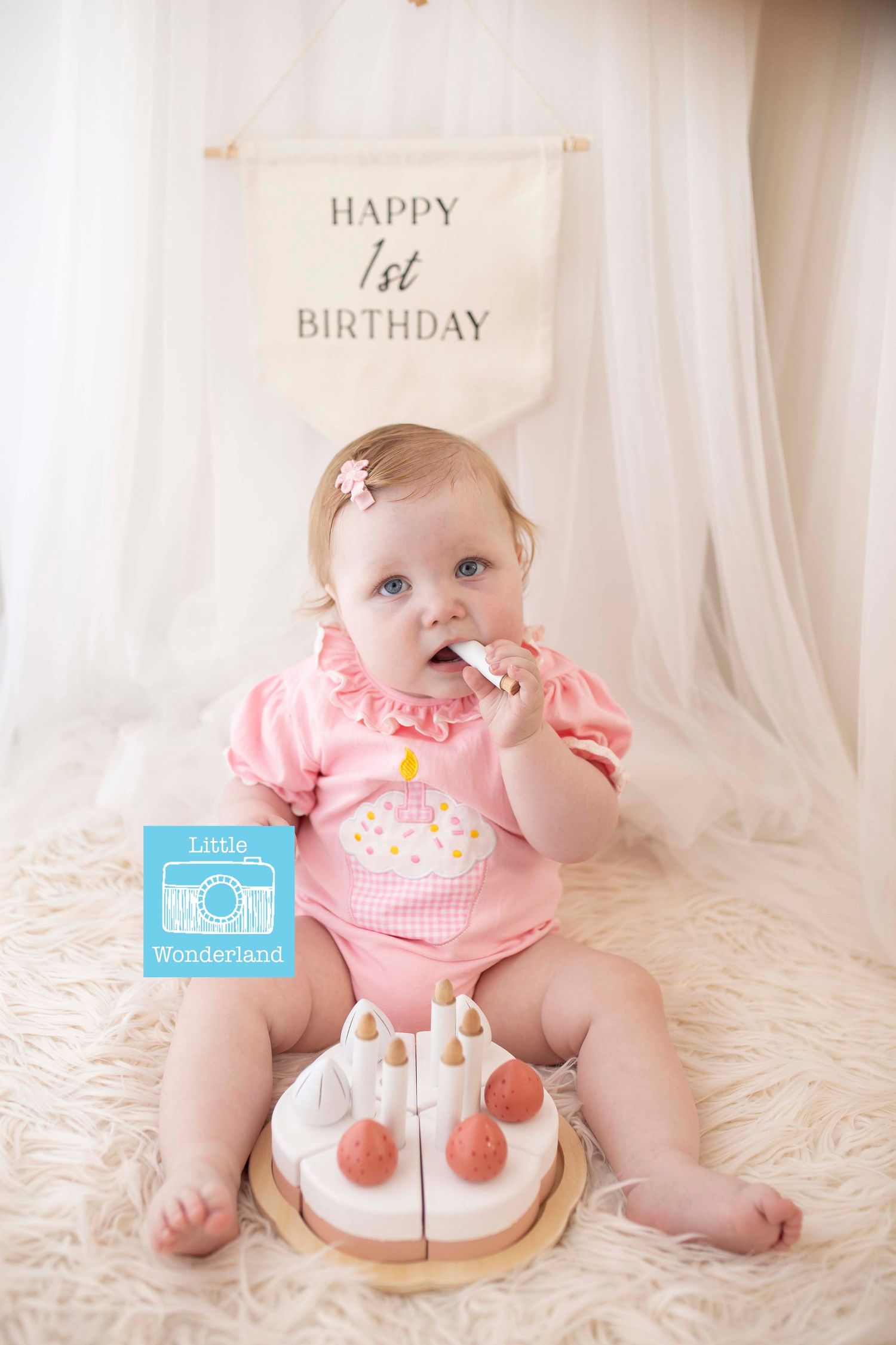 babies first birthday photoshoot at little wonderland photography in widnes cheshire, close to warrington, liverpool, runcorn, st helens