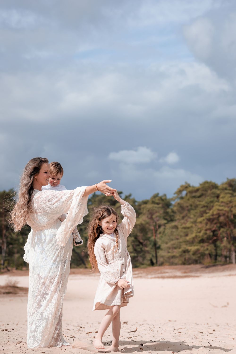 Zwangerschap fotoshoot zwanger met kindjes