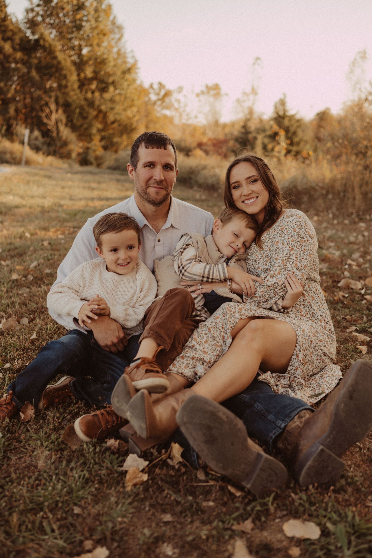 fall leaves and golden hour snuggles- fall family photography