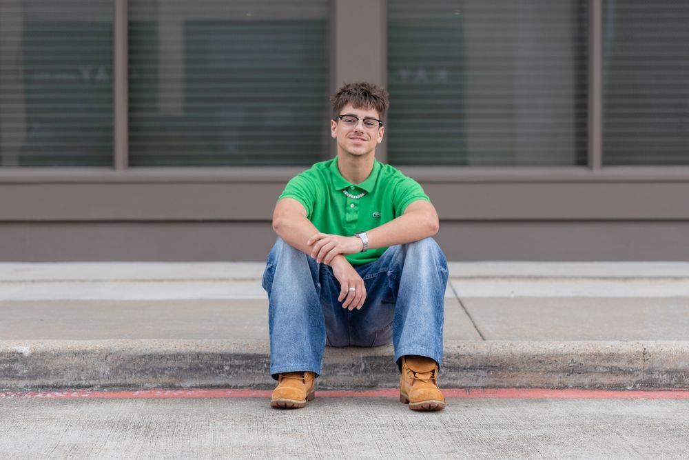 Shadow creek High School senior portrait photographer in Pearland TX