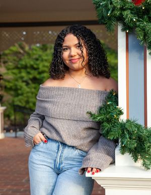 outdoor senior photography in youngstown mill creek park, affordable senior photo packages in northeast ohio, best photographer in youngstow