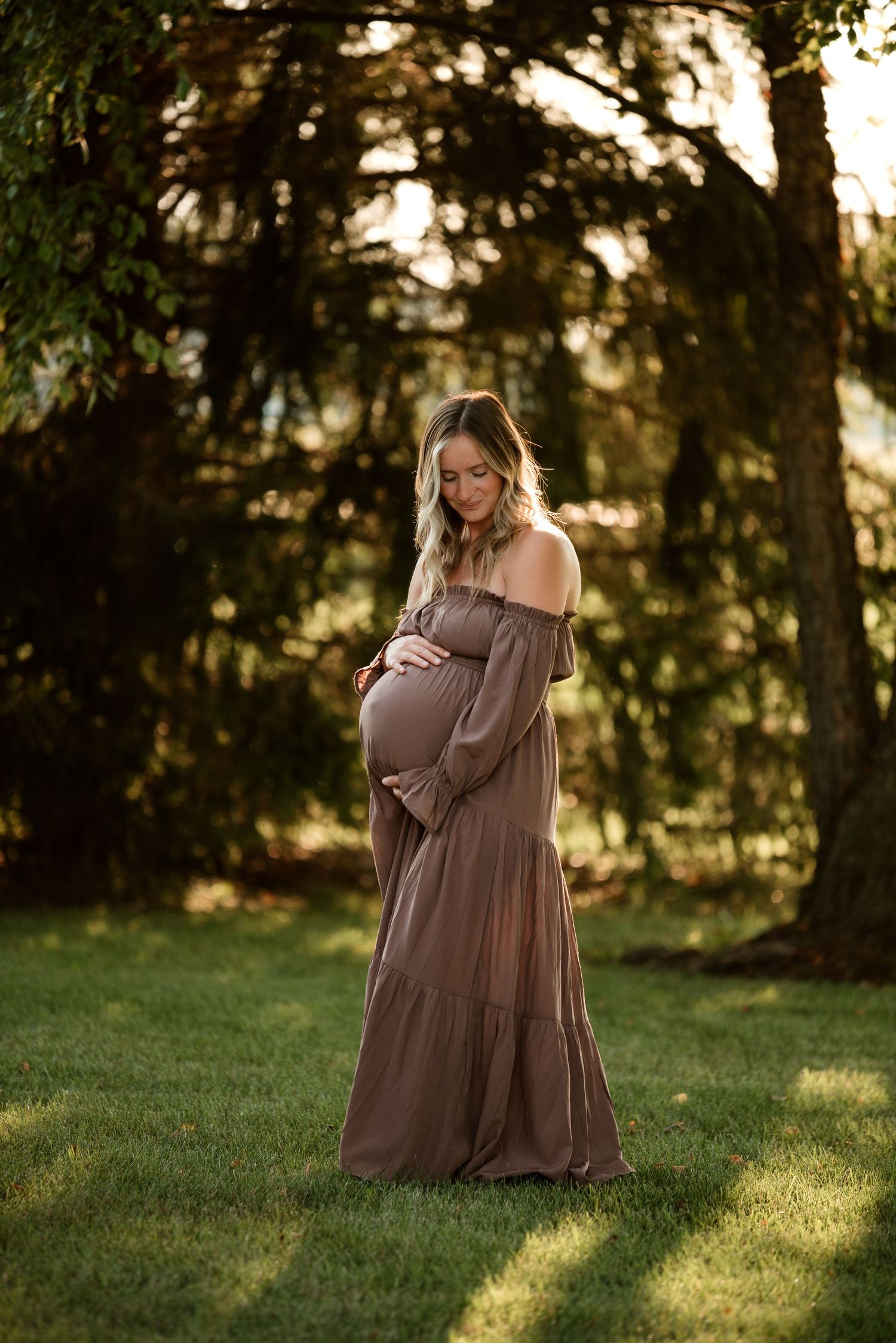 women pregnant with third child for maternity session