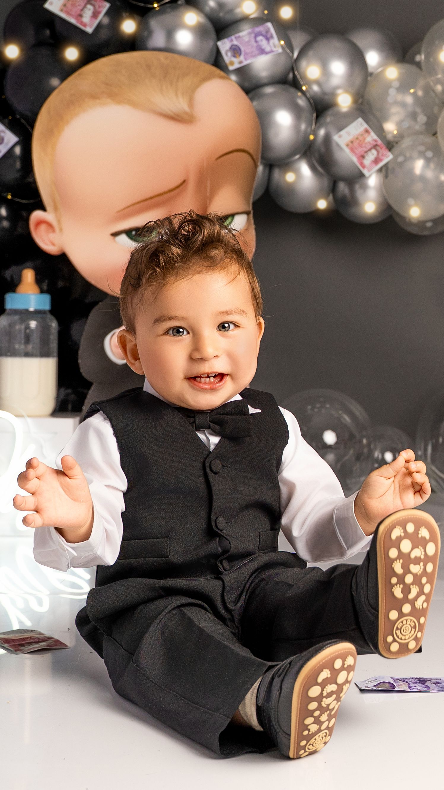 Luxury first birthday cake smash photoshoot at Hayes photography studio