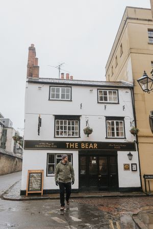 Exterior view of a traditional pub called The Bear in Oxford, England.