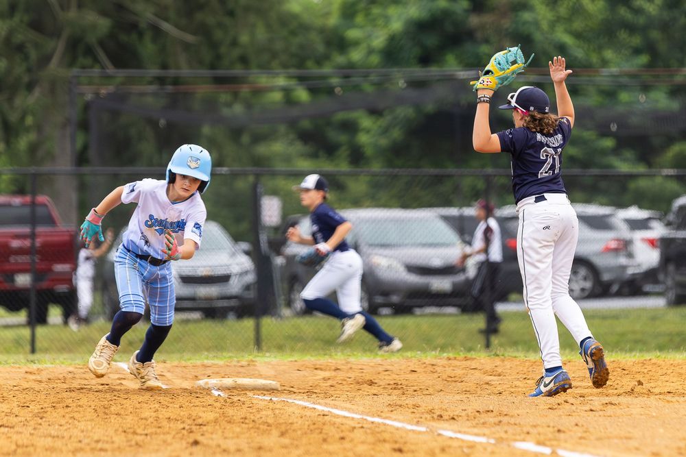 third baseman catching ball game action photo coverage maryland dmv suzi gibson photography