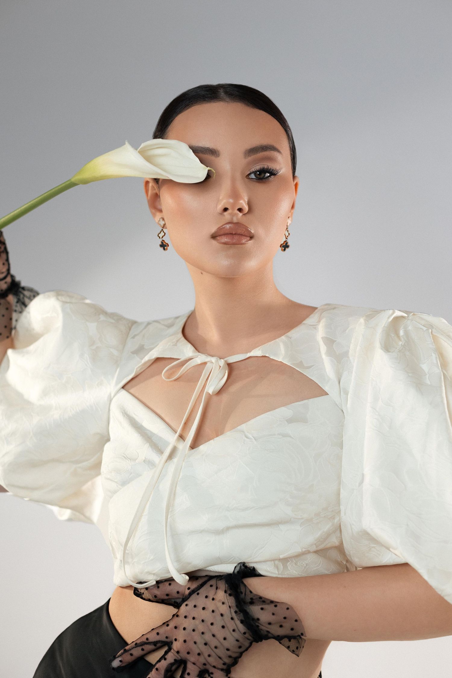 Cambridge bridal makeup artist creating soft glam wedding look.