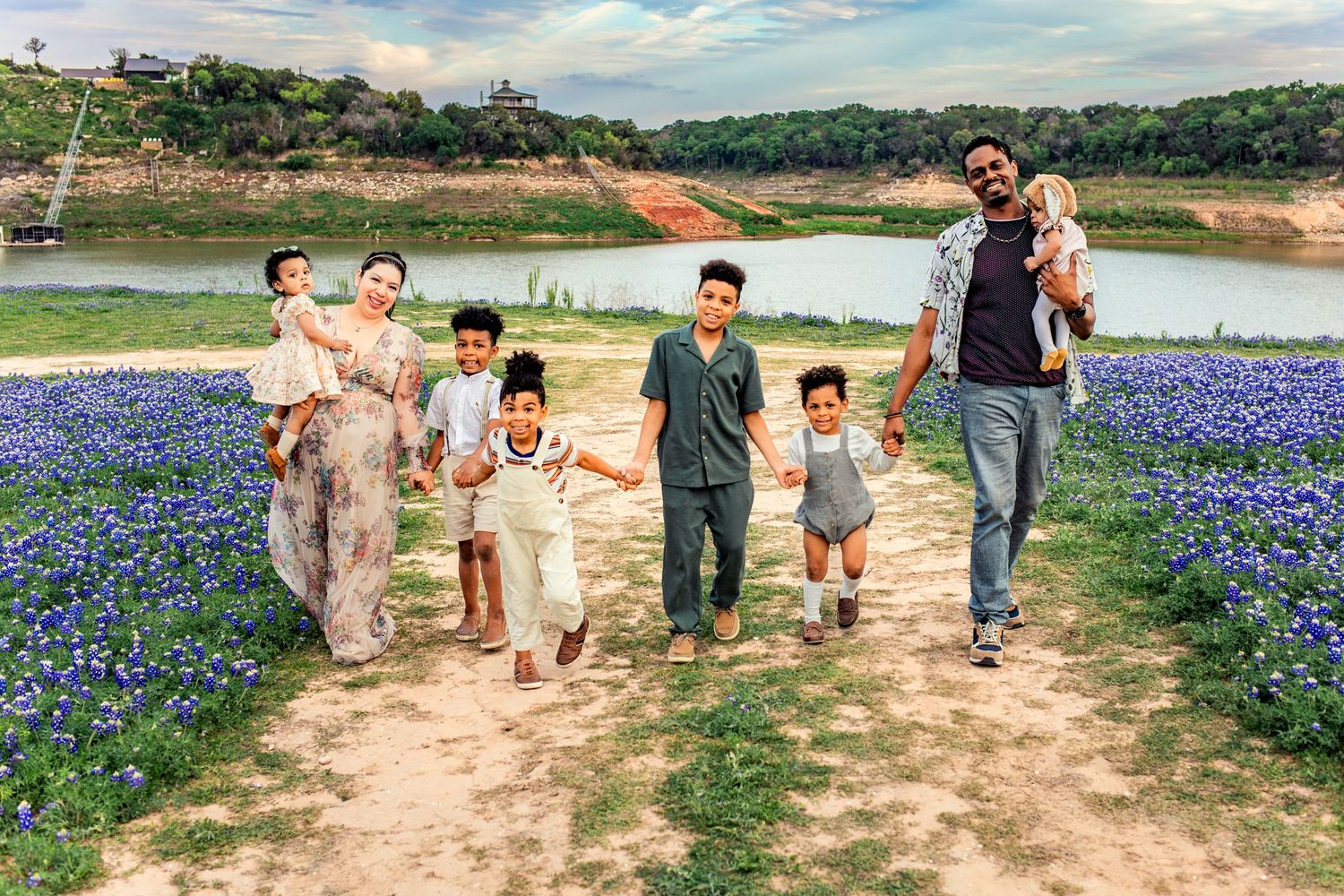 San Antonio family portraits with the Texas bluebonnets.