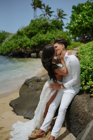 Elopement photography at Kahala Resort