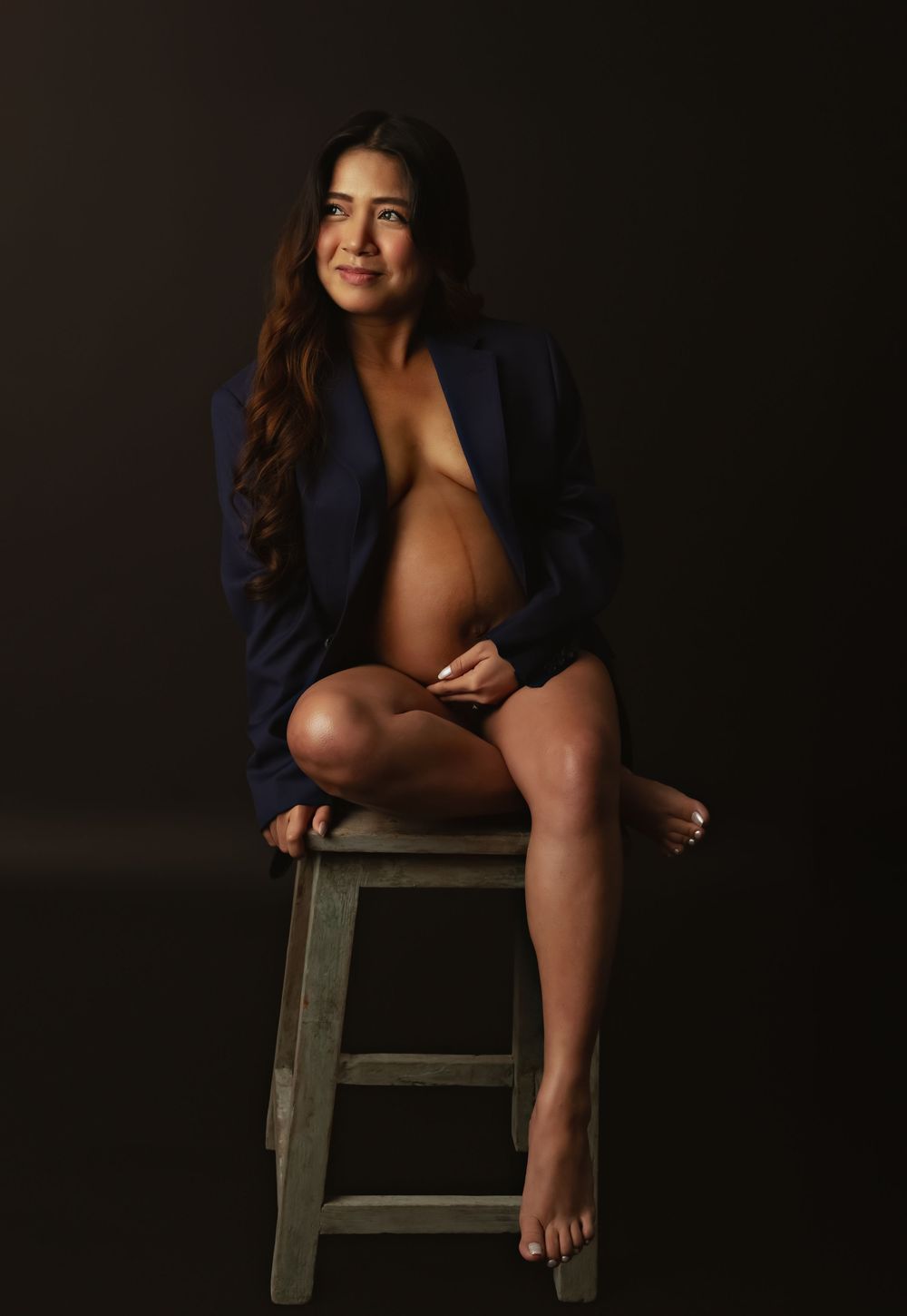 studio maternity photographer in greensboro