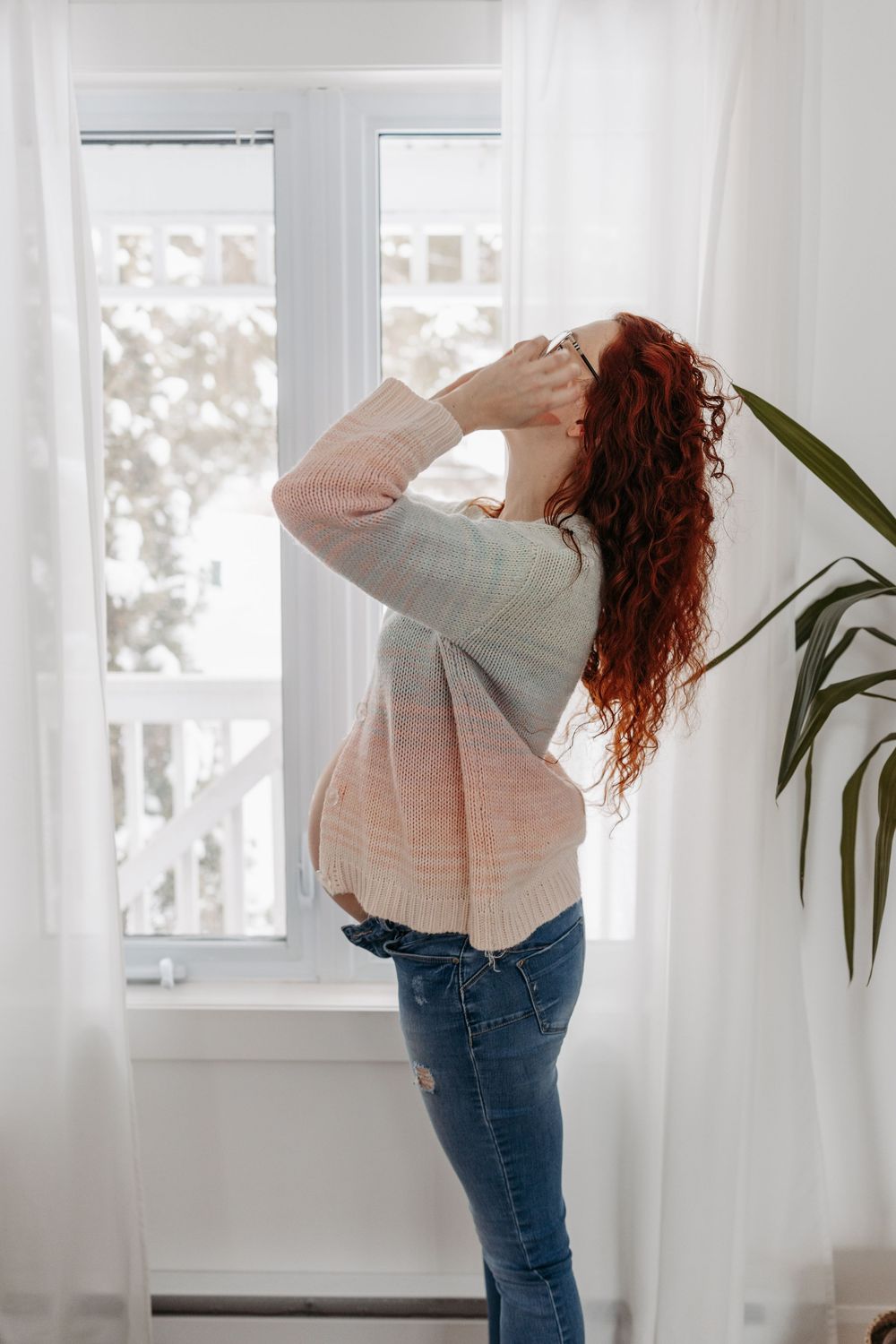 Photo de maternité au studio de Victoriaville en lumière naturelle