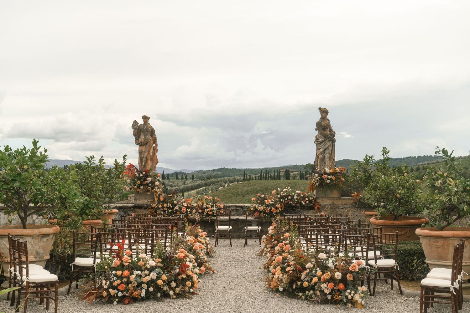 Best Paris Wedding Photographer - Wedding in the gardens