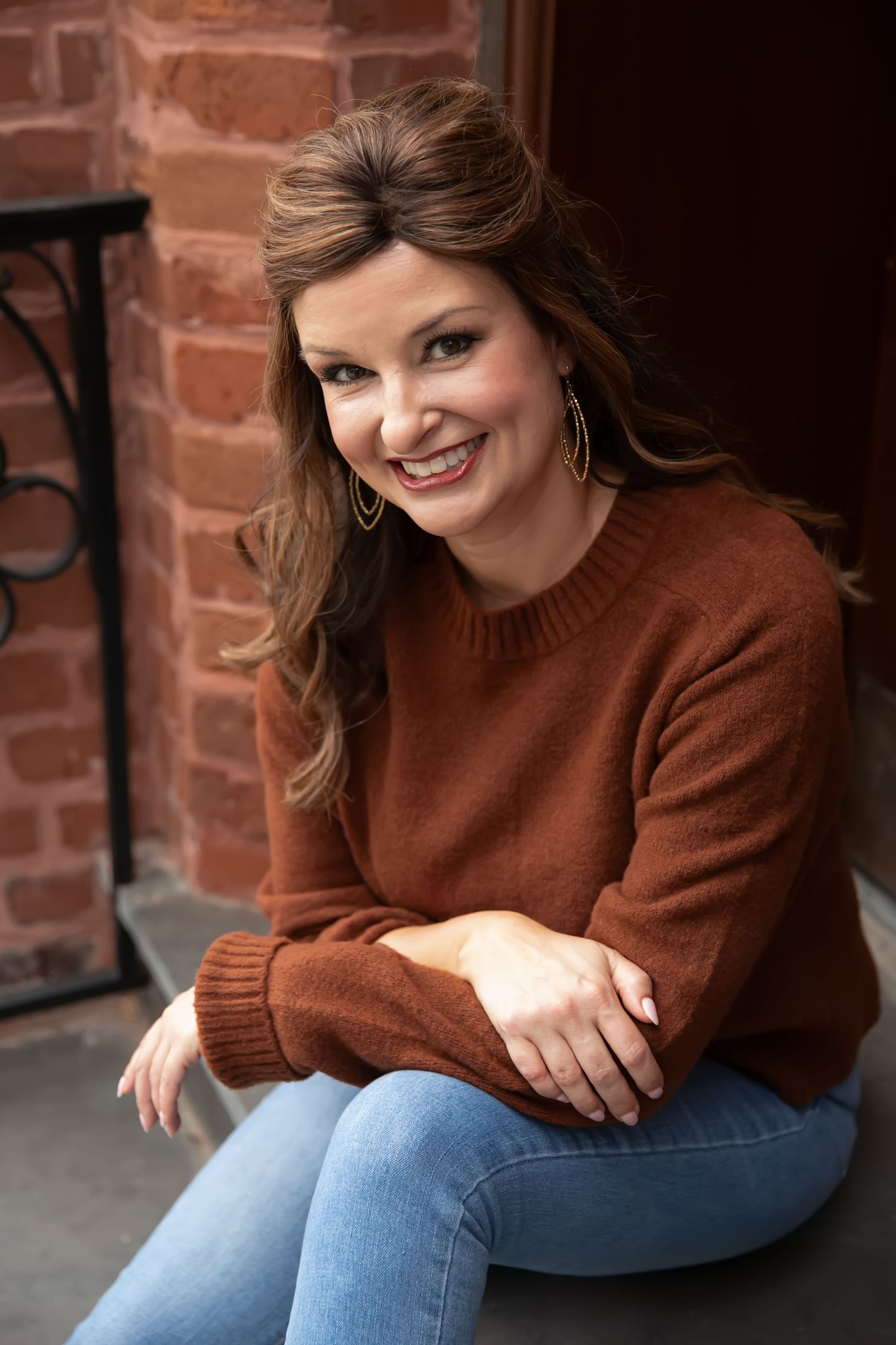 Business and branding headshots in downtown Baton Rouge with this gorgeous mom and local small business owner.