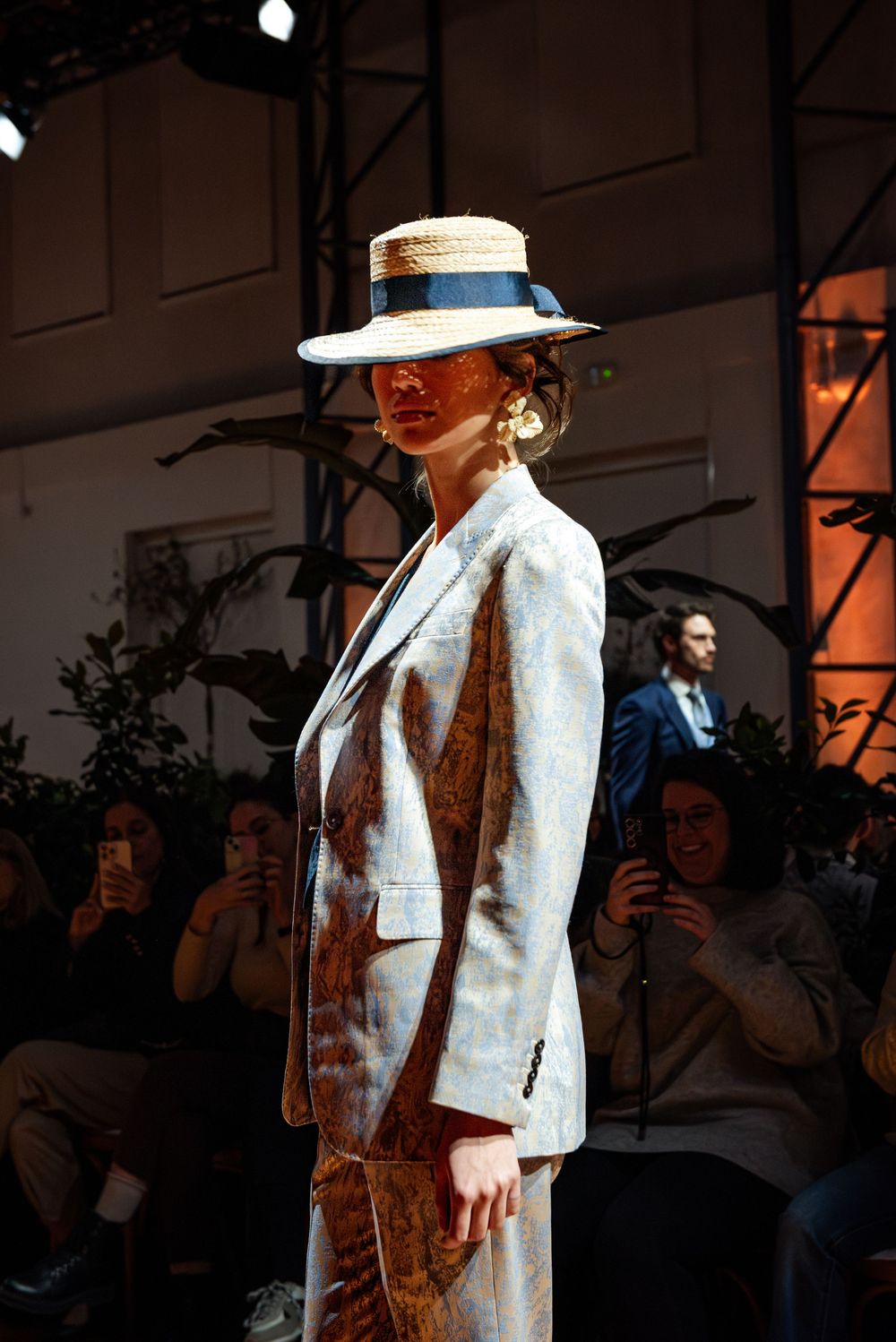 Desfile José Acosta mostrando elegancia y tendencias en Marbella, Nerja y Málaga. Foto Roberto Centurión.