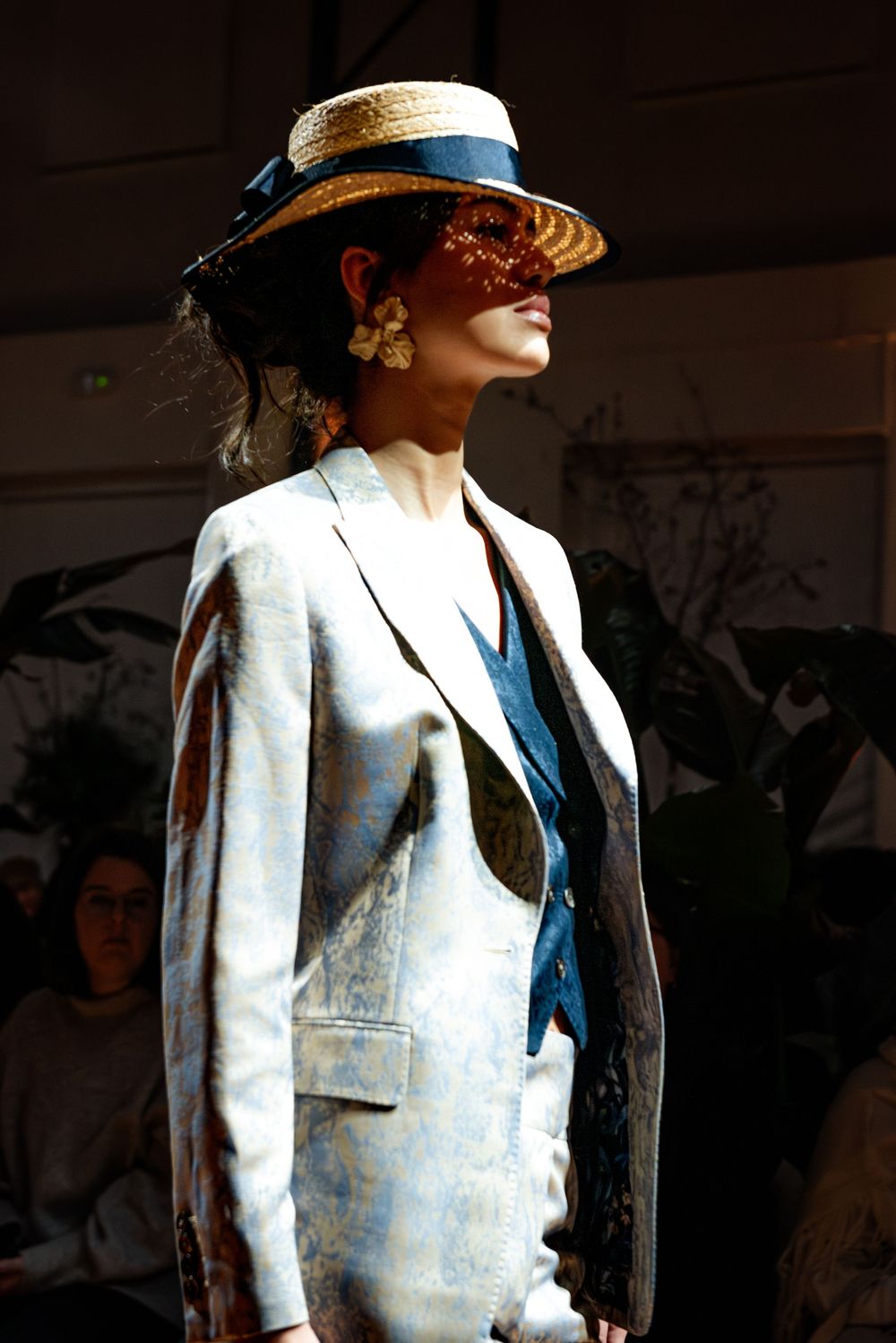 Fashion and style by José Acosta captured at a runway show on the Costa del Sol. Photo Roberto Centurión.