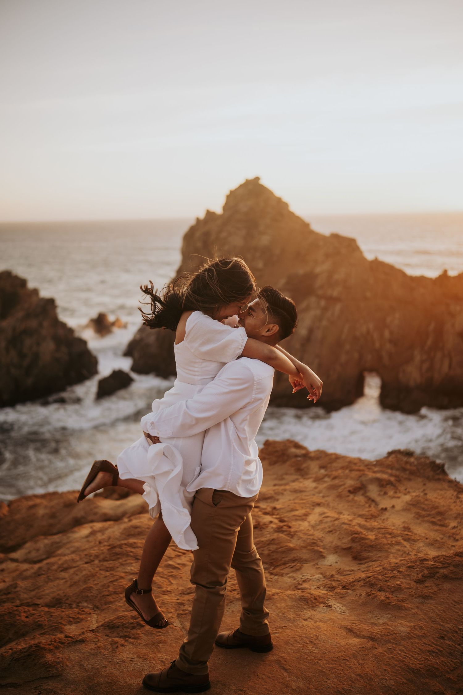 cliffside Engagement Photo Outfits