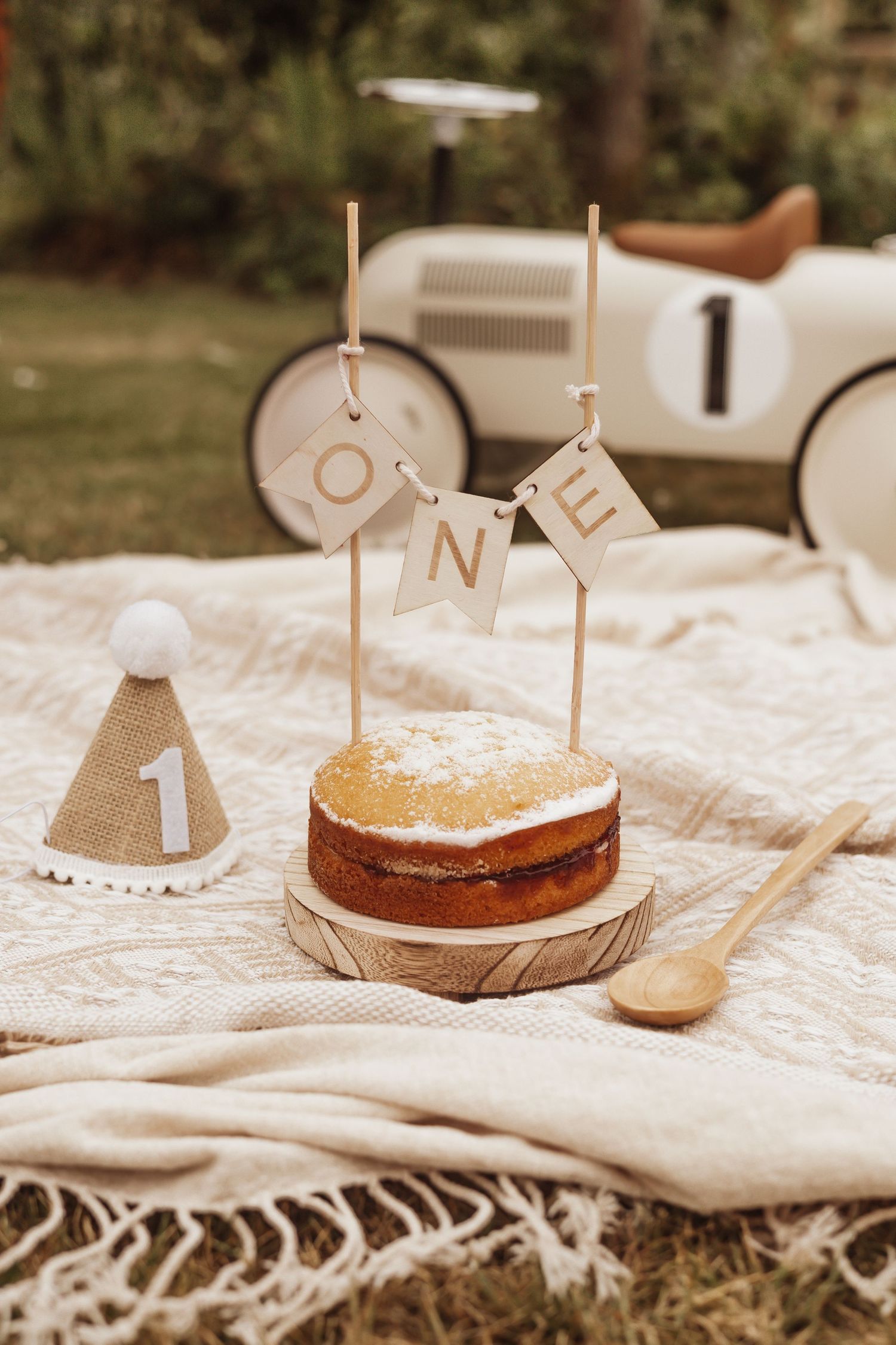 Snapsbyleigha in Norwich, Norfolk. Milestone and cakesmash photoshoot in norwich