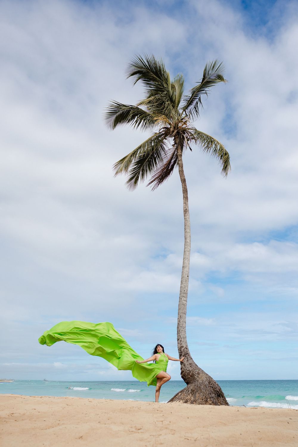 Flying dress Punta Cana, Photo session on the beach. For woman, couple, celebrate birthday,  anniversary