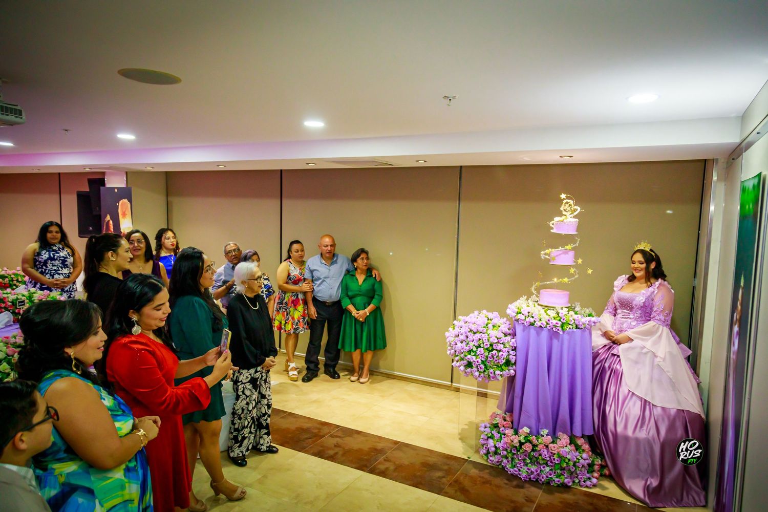 Fotos de Quinceaños - Hotel CIudad de David
@horuspty +507 6162-8942
Fotografo profesional en Chiriqui #Canon #canonpanama #canonpty