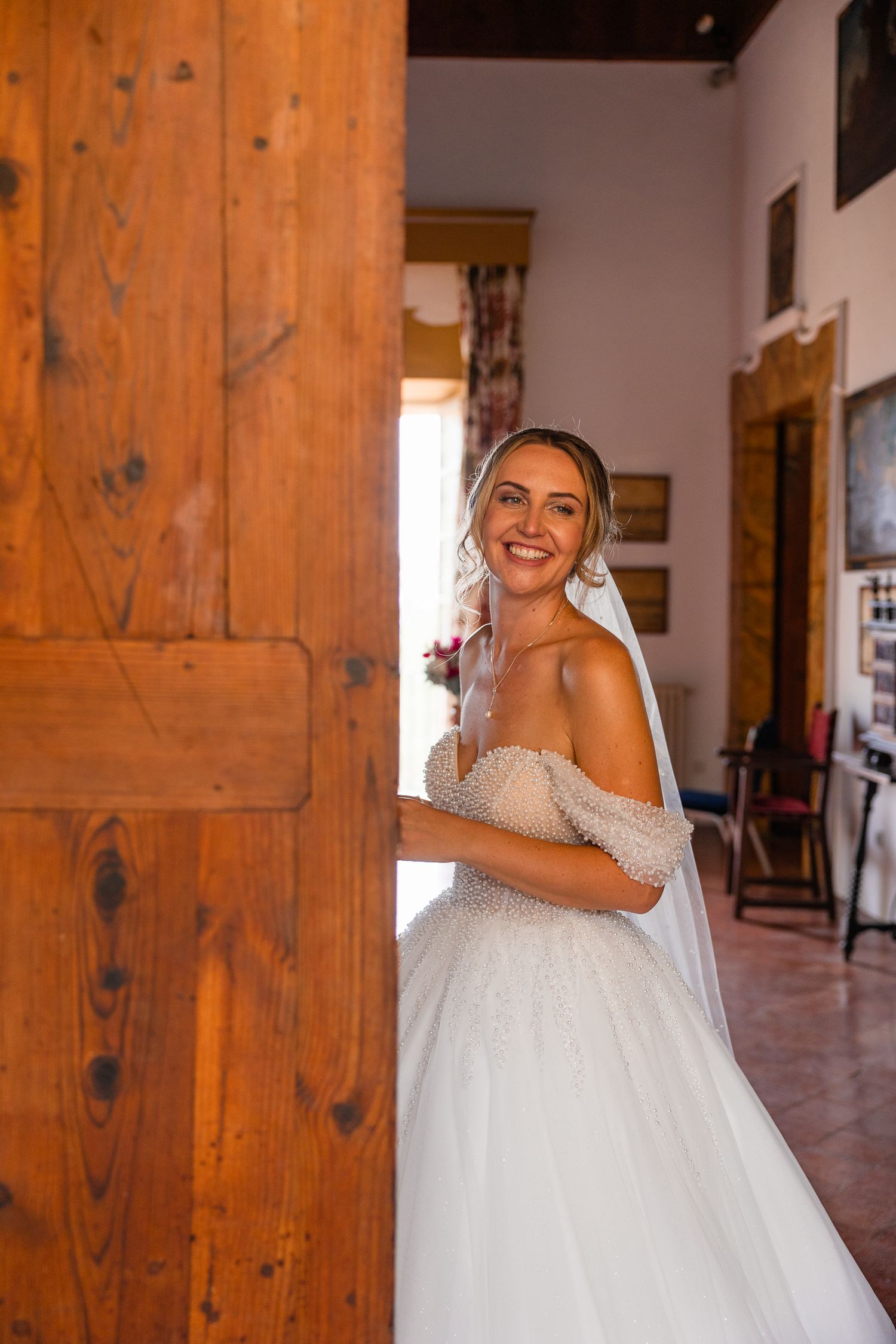 Die Braut in voller Pracht, auf einer Hochzeit in Palma auf Mallorca, Finca Ses Cases De Sa Font Seca