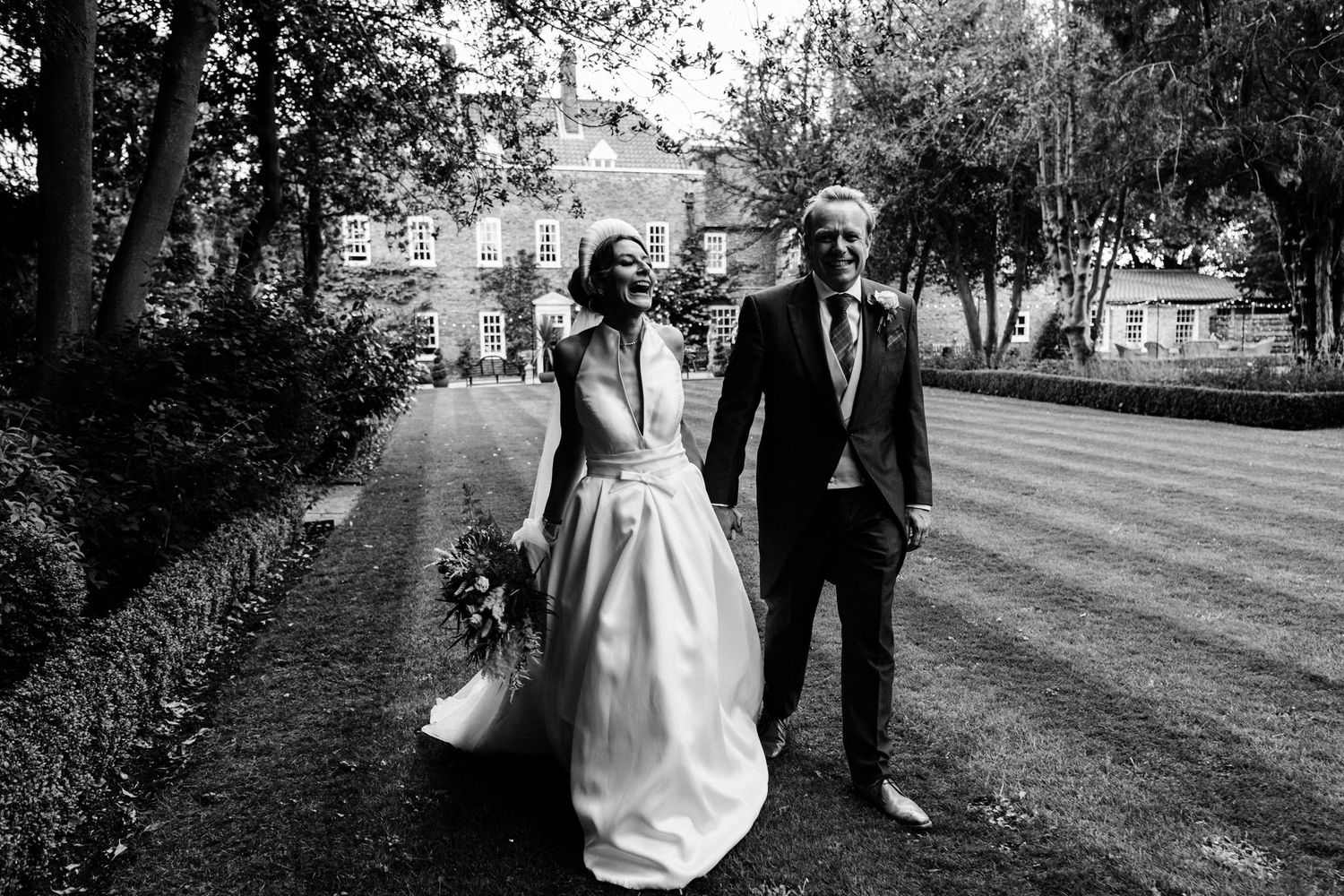 candid romantic atmospheric wedding photography by Rose and Rainbow Photography