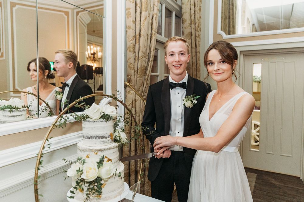 Wedding cake cutting