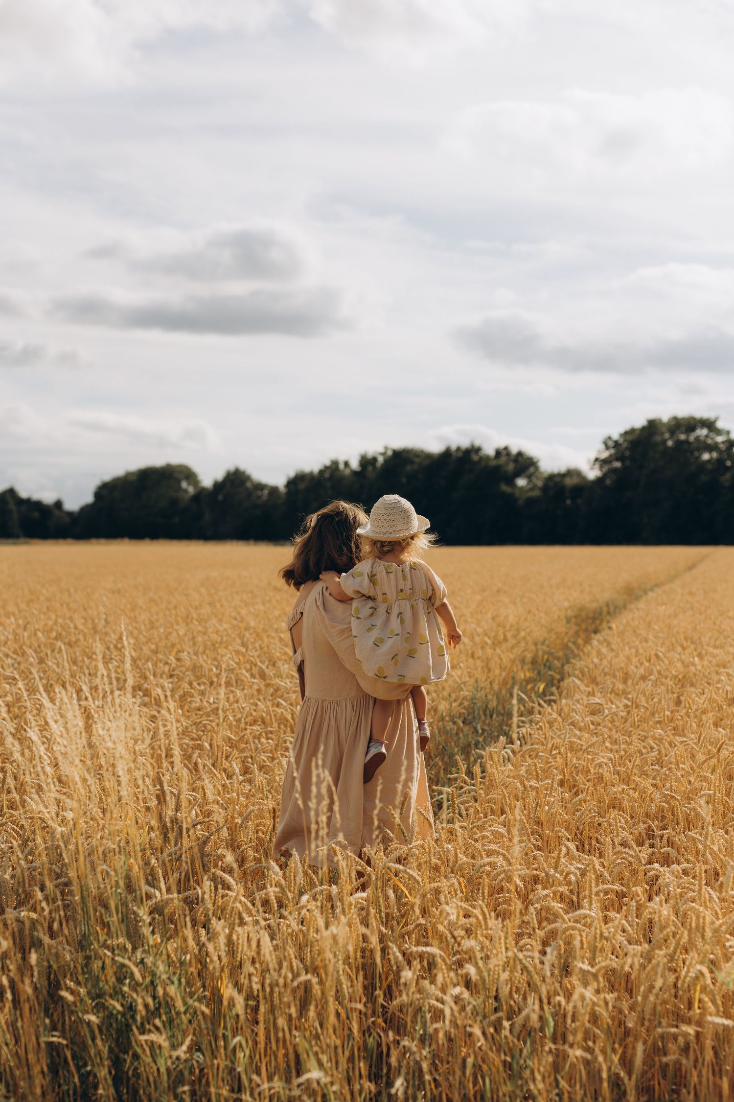 Outdoor family photography session in Tervuren near Brussels