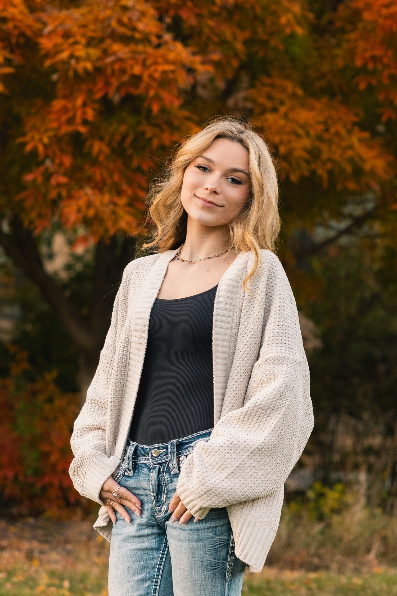 madison wi high school senior picture rep team professional photographer influencers content creation wisconsin fall pumpkin patch group pic