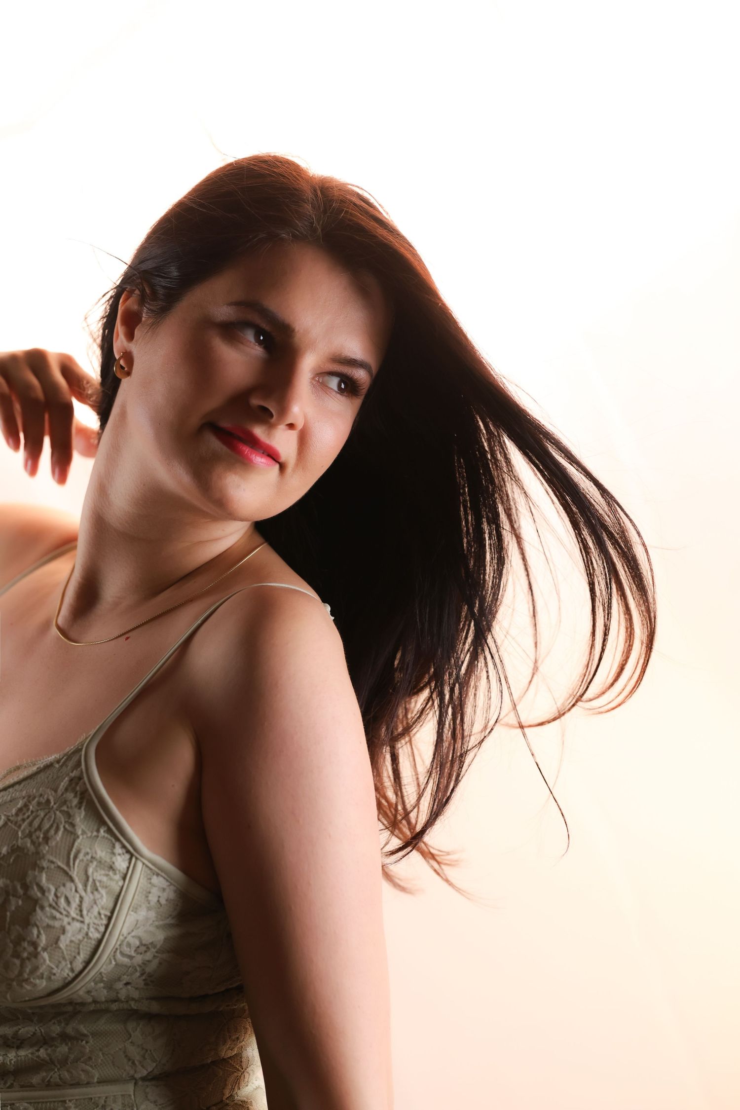 woman posing for female portrait photography at gorilla studio