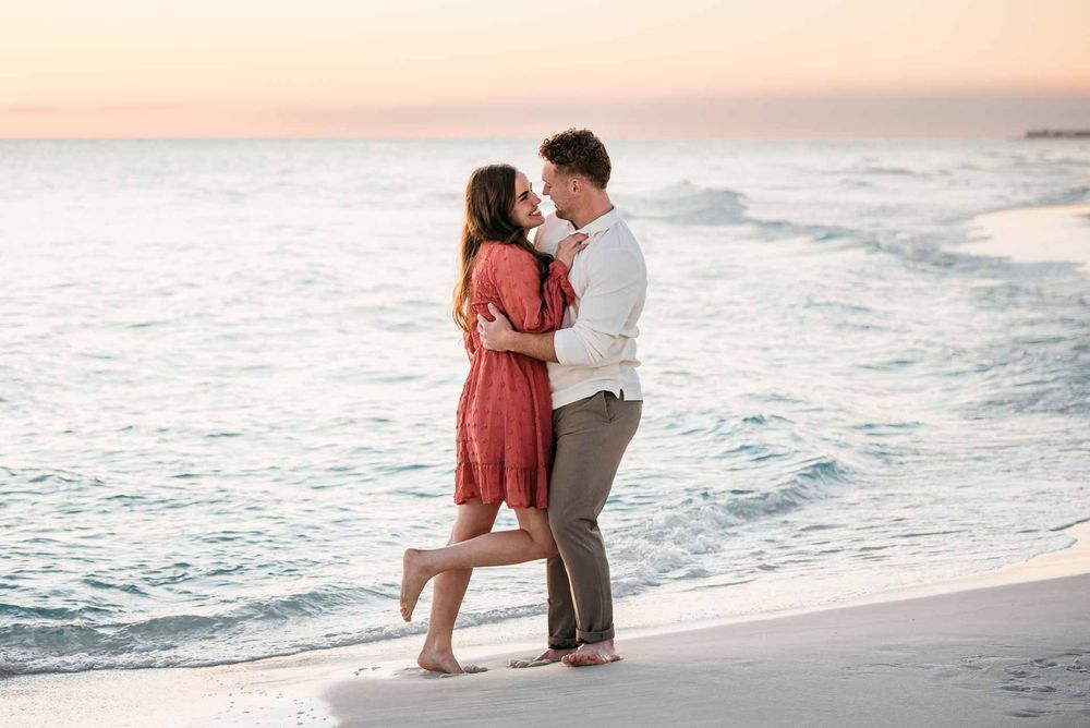 Couples Family photographer specials for spring months in Destin and Miramar Beach. Photographer that travels to you in Destin Florida.