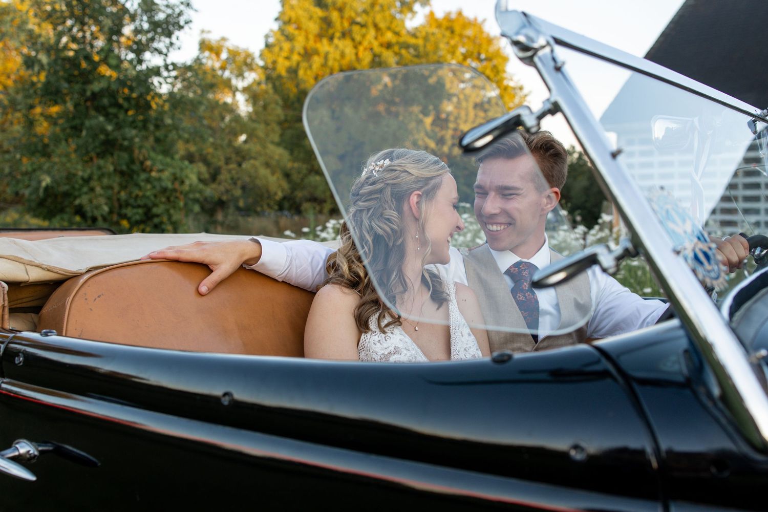 Editorial style candid photo of bride in groom in fort lauderdale