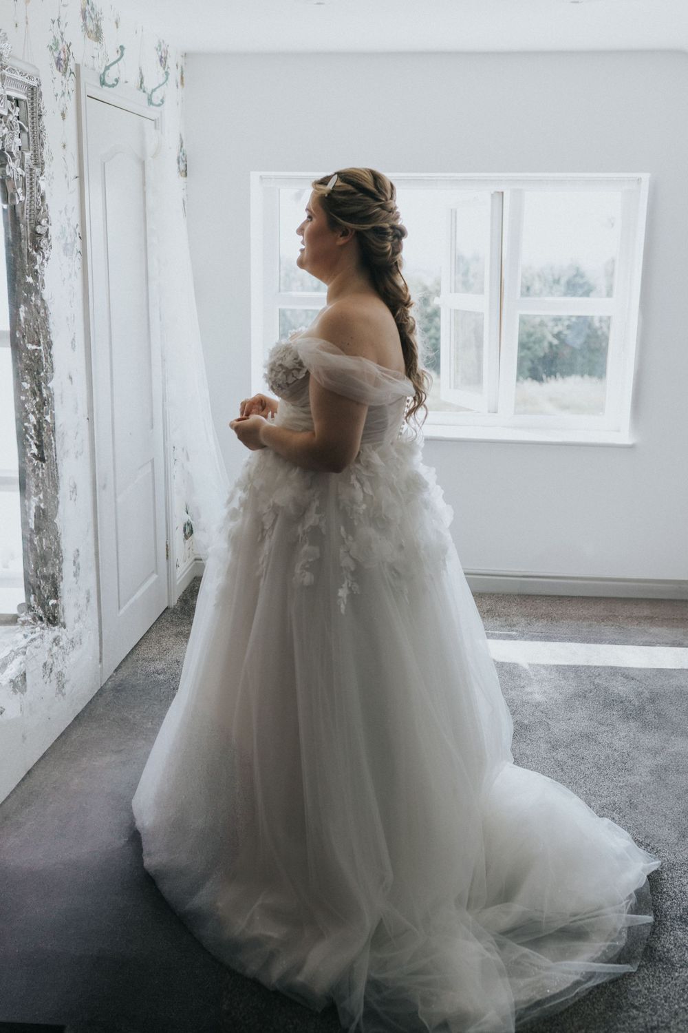 the wellbeing farm wedding photography bridal prep