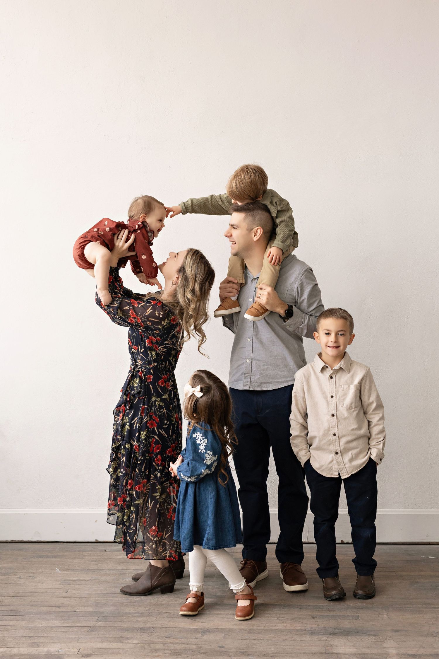 Family photos with Kendall Kuss Photography Lake Country family photographer, Watertown WI photography studio