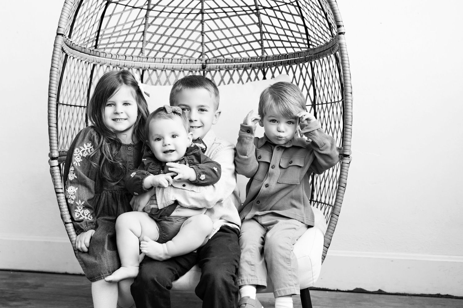 Family photos with Kendall Kuss Photography Lake Country family photographer, Watertown WI photography studio
