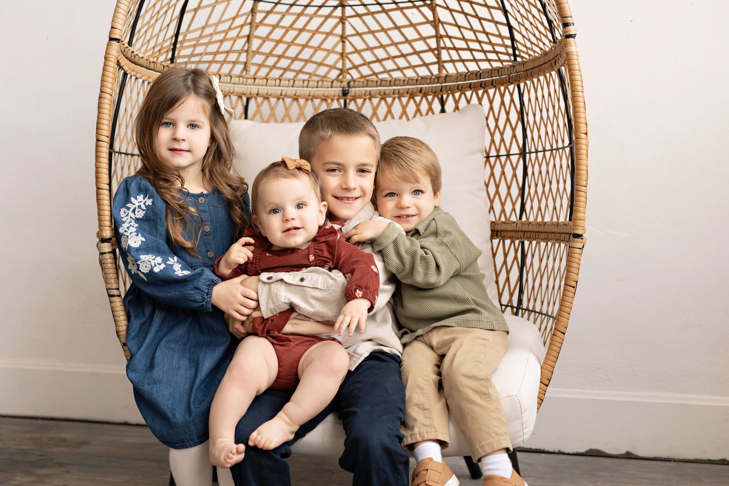 Family photos with Kendall Kuss Photography Lake Country family photographer, Watertown WI photography studio