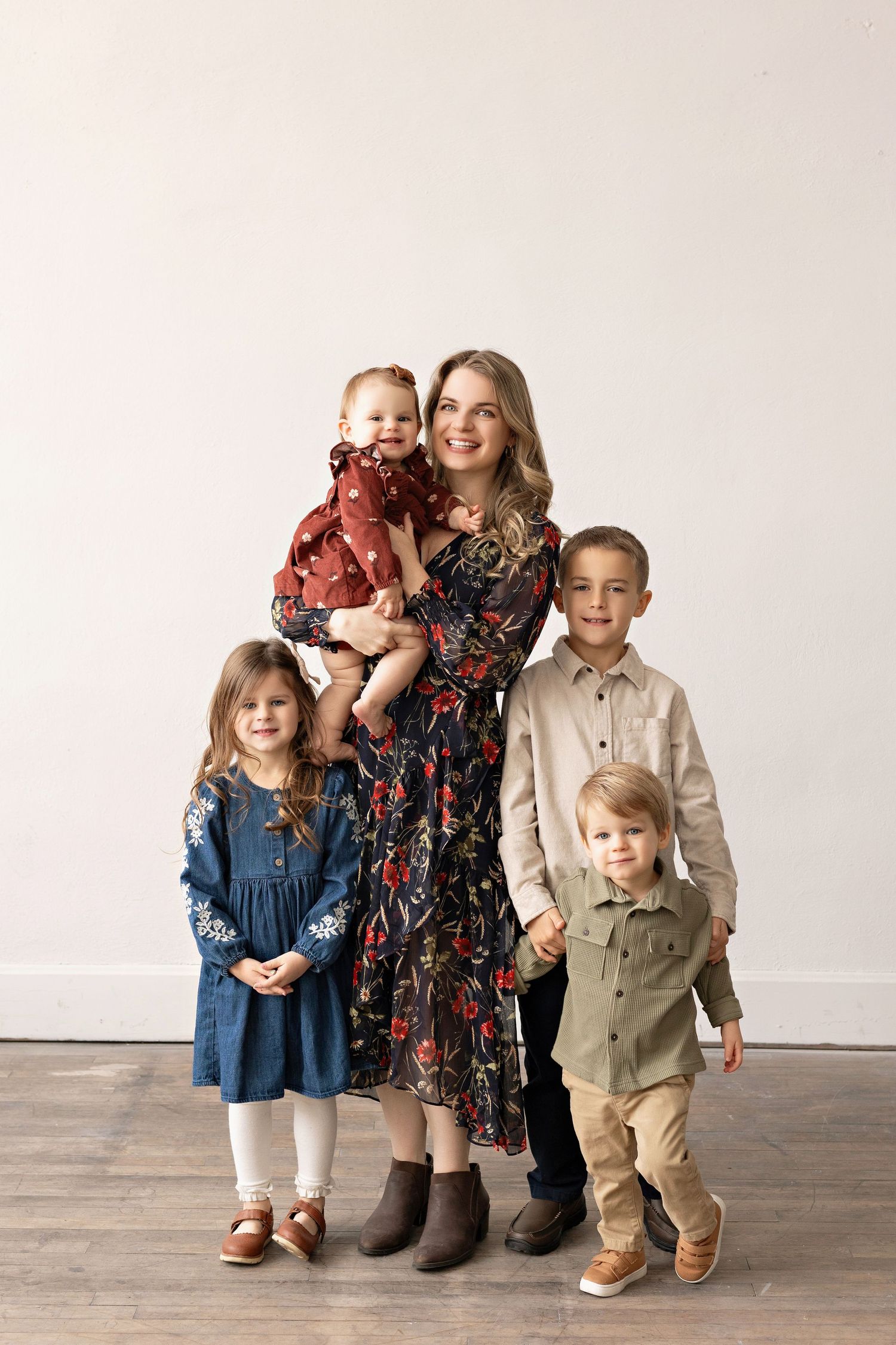 Family photos with Kendall Kuss Photography Lake Country family photographer, Watertown WI photography studio