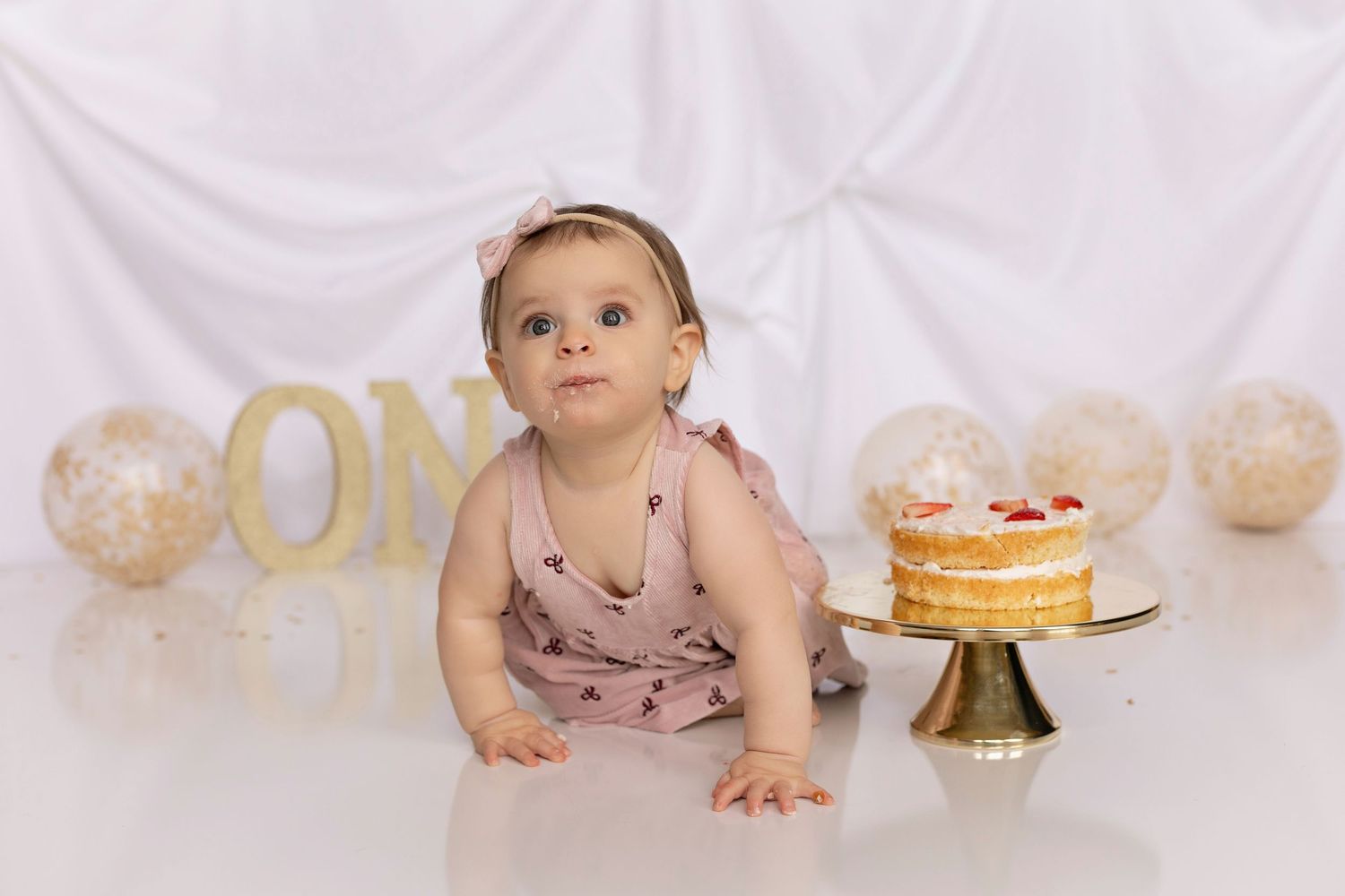 First birthday photos with Kendall Kuss Photography Lake Country family photographer, Watertown WI photography studio