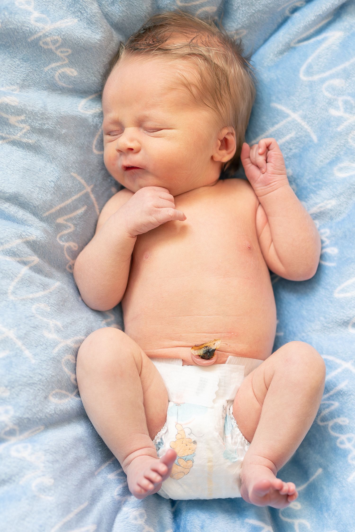 Lifestyle in-home newborn photography O'fallon, Illinois